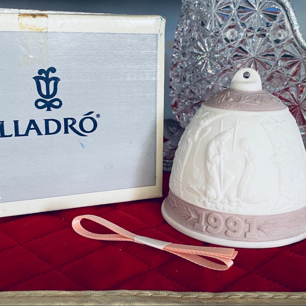 Lladro Spain Valencia Porcelain Bell 1991 New